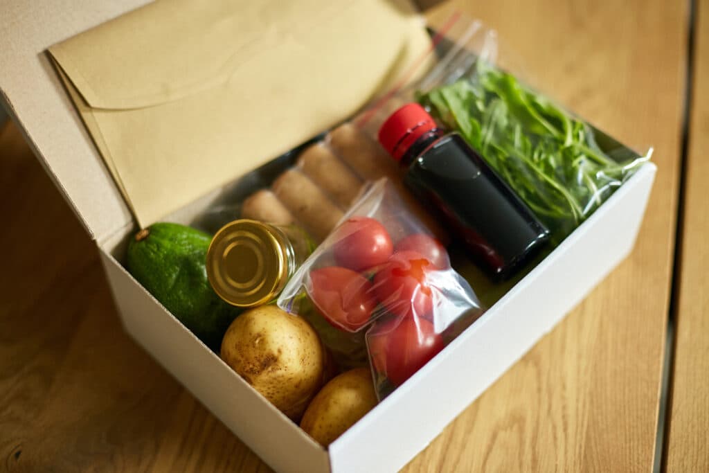 Food,Box,Meal,Kit,Of,Fresh,Ingredients,And,Recipe